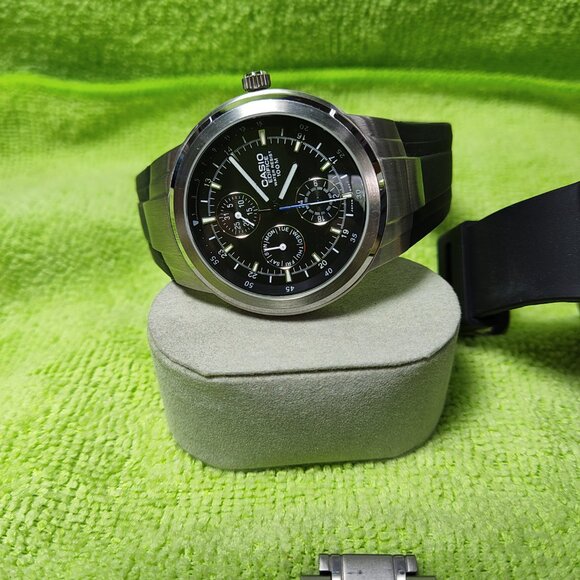 4 watches 3 Casios and A Forsinig automatic - Picture 2 of 16